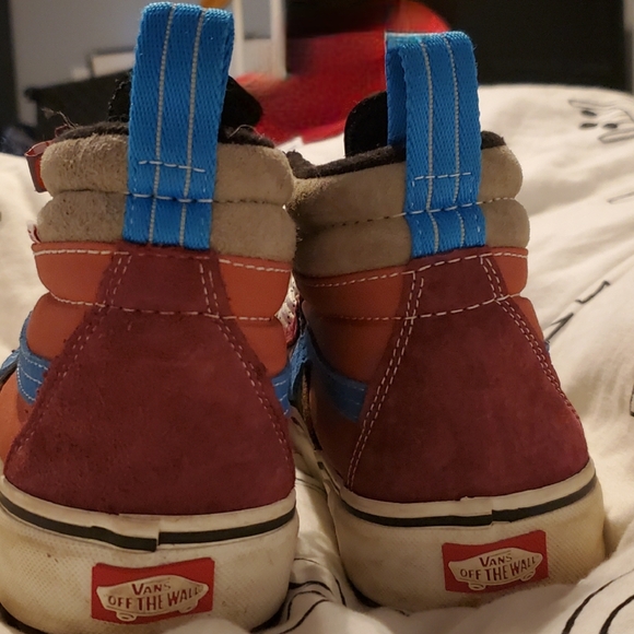 VANS Hi-tops - Picture 2 of 9
